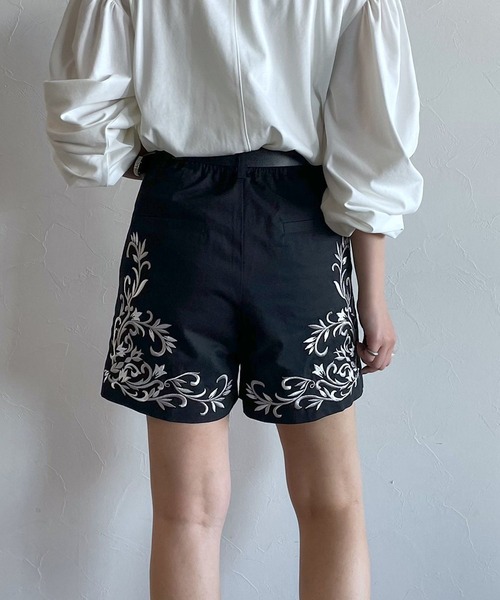PAGEBOY（ページボーイ）の「エンブロイダリーショートパンツ（その他パンツ・レディース・ブラック/オフホワイト・FREE）」の7枚目の写真