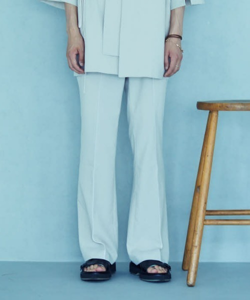 TAUPE(トープ)の「【TAUPE / トープ】22SS スウィッチクリースフレアスラックス(スラックス・メンズ・ブラック/ライトベージュ・1/2)」の2枚目の写真