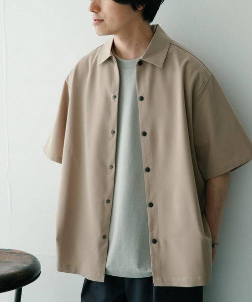 ITEMS URBANRESEARCH(アイテムズ アーバンリサーチ)の「TRストレッチ 半袖シャツ(シャツ/ブラウス・メンズ・ブラック/ベージュ/グレー/ブルー・MEDIUM/LARGE)」の3枚目の写真