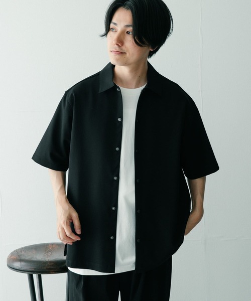 ITEMS URBANRESEARCH(アイテムズ アーバンリサーチ)の「TRストレッチ 半袖シャツ(シャツ/ブラウス・メンズ・ブラック/ベージュ/グレー/ブルー・MEDIUM/LARGE)」の5枚目の写真
