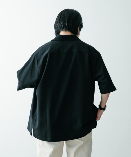 ITEMS URBANRESEARCH(アイテムズ アーバンリサーチ)の「TRストレッチ 半袖シャツ(シャツ/ブラウス・メンズ・ブラック/ベージュ/グレー/ブルー・MEDIUM/LARGE)」の17枚目の写真