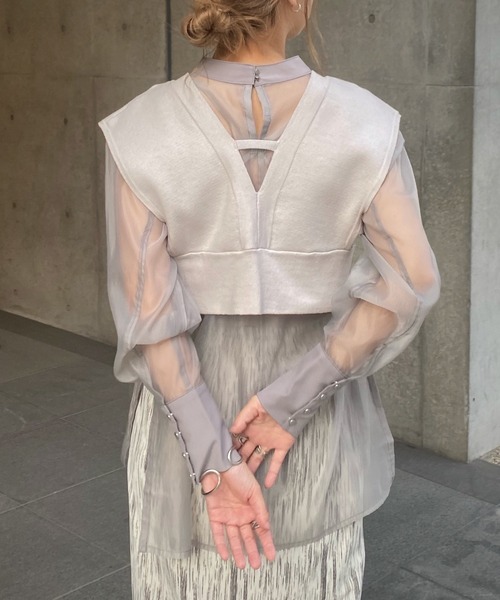 &g'aime（アンジェム）の「【&g’aime】ショートニットベスト（ベスト・レディース・グレイッシュベージュ/チャコールグレー・FREE）」の11枚目の写真