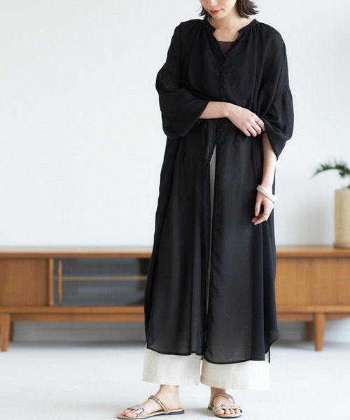 GeeRA(ジーラ)の「ボリューム袖カフタンワンピース(ワンピース・レディース・ブラック/ブルー/モカ・LARGE/MEDIUM/X-LARGE)」の1枚目の写真