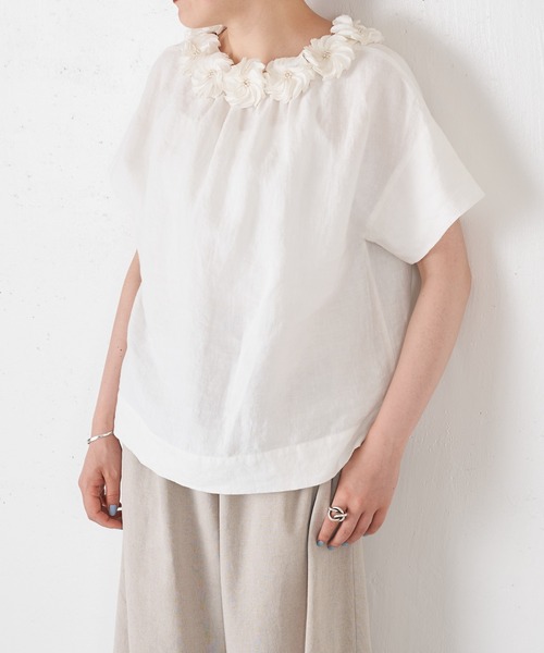 BEARDSLEY（ビアズリー）の「モチーフの取り外し可 前後着用可 着回し力の高い1着 花モチーフブラウス（シャツ/ブラウス・レディース・ブラック/アイボリー・FREE）」の4枚目の写真