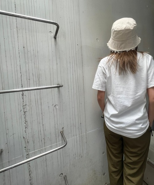 COLOR TOKYO ACCESSORIES(カラートウキョウアクセサリー)の「ダメージデザインバケットハット(ハット・レディース・OFF WHT/Black/White・FREE)」の14枚目の写真