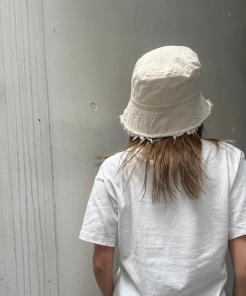 COLOR TOKYO ACCESSORIES(カラートウキョウアクセサリー)の「ダメージデザインバケットハット(ハット・レディース・OFF WHT/Black/White・FREE)」の15枚目の写真