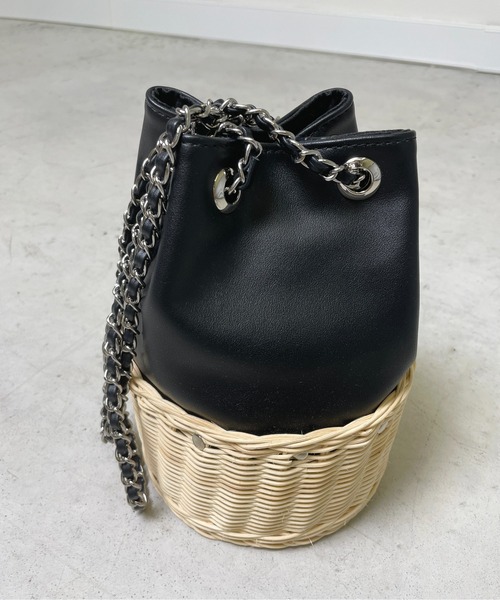 StyleSea（スタイルシー）の「フェイクレザードッキングカゴバッグ（ショルダーバッグ・レディース・ホワイト/ブラック/カーキ/イエロー・FREE）」の5枚目の写真