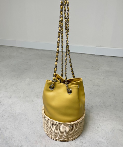 StyleSea（スタイルシー）の「フェイクレザードッキングカゴバッグ（ショルダーバッグ・レディース・ホワイト/ブラック/カーキ/イエロー・FREE）」の12枚目の写真