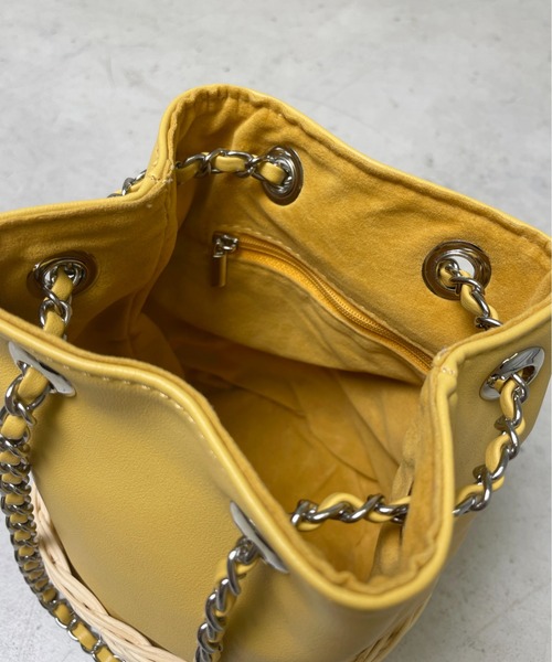 StyleSea（スタイルシー）の「フェイクレザードッキングカゴバッグ（ショルダーバッグ・レディース・ホワイト/ブラック/カーキ/イエロー・FREE）」の9枚目の写真