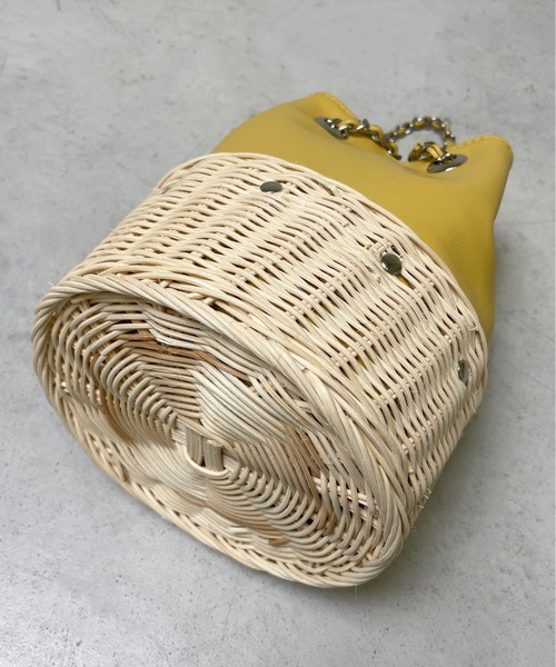 StyleSea（スタイルシー）の「フェイクレザードッキングカゴバッグ（ショルダーバッグ・レディース・ホワイト/ブラック/カーキ/イエロー・FREE）」の7枚目の写真