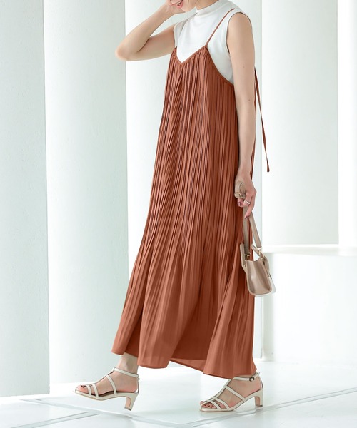 KOBE LETTUCE（コウベレタス）の「2wayプリーツキャミワンピース（ワンピース・レディース・グリーン/ブラック/ブラウン・FREE）」の3枚目の写真