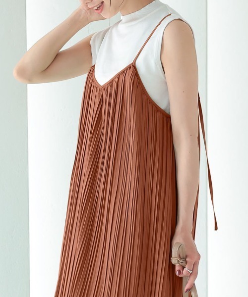 KOBE LETTUCE（コウベレタス）の「2wayプリーツキャミワンピース（ワンピース・レディース・グリーン/ブラック/ブラウン・FREE）」の8枚目の写真