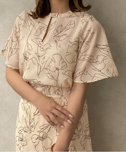 apres jour clair(アプレジュールクレア)の「【apres jour clair】【SETUP可能】アソート2WAYブラウス【ZOZOTOWN限定アイテム】(シャツ/ブラウス・レディース・ベージュ/アイボリー/ライトベージュ・X-LARGE/フリー)」の4枚目の写真