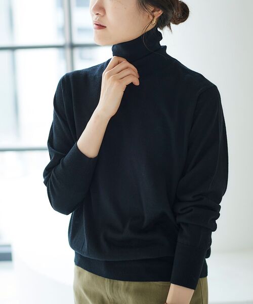 le.coeur blanc(ルクールブラン)の「ウォッシャブルウールハイネックプルオーバー(ニット/セーター・レディース・オフホワイト/ピンク/ブルー/ブラック・38)」の2枚目の写真