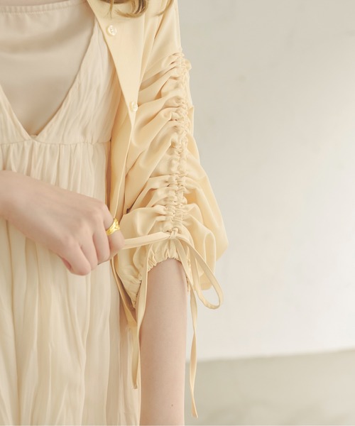 Ambre Neige(アンブルネージュ)の「シャーリングシャツ/【WEB/EC限定商品】(シャツ/ブラウス・レディース・アイボリー/モカ・FREE)」の5枚目の写真