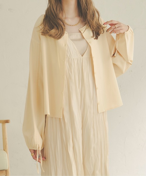 Ambre Neige(アンブルネージュ)の「シャーリングシャツ/【WEB/EC限定商品】(シャツ/ブラウス・レディース・アイボリー/モカ・FREE)」の6枚目の写真
