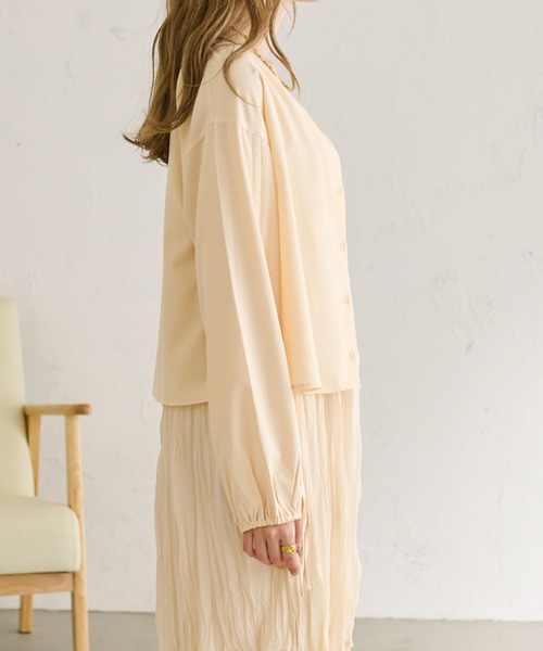 Ambre Neige(アンブルネージュ)の「シャーリングシャツ/【WEB/EC限定商品】(シャツ/ブラウス・レディース・アイボリー/モカ・FREE)」の14枚目の写真