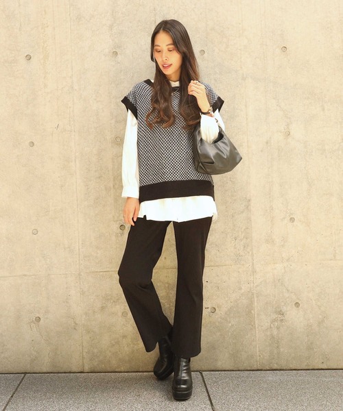 HONEYSUCKLE ROSE（ハニーサックルローズ）の「【HONEYSUCKLE ROSE】「nobee」レギンスフレアパンツ（スラックス・レディース・ブラック/ブルー/レッド/パープル/イエロー/グリーン/ピンク/ライラック/ターコイズブルー・S/L/M/XS）」の11枚目の写真