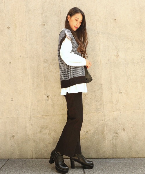 HONEYSUCKLE ROSE（ハニーサックルローズ）の「【HONEYSUCKLE ROSE】「nobee」レギンスフレアパンツ（スラックス・レディース・ブラック/ブルー/レッド/パープル/イエロー/グリーン/ピンク/ライラック/ターコイズブルー・S/L/M/XS）」の12枚目の写真