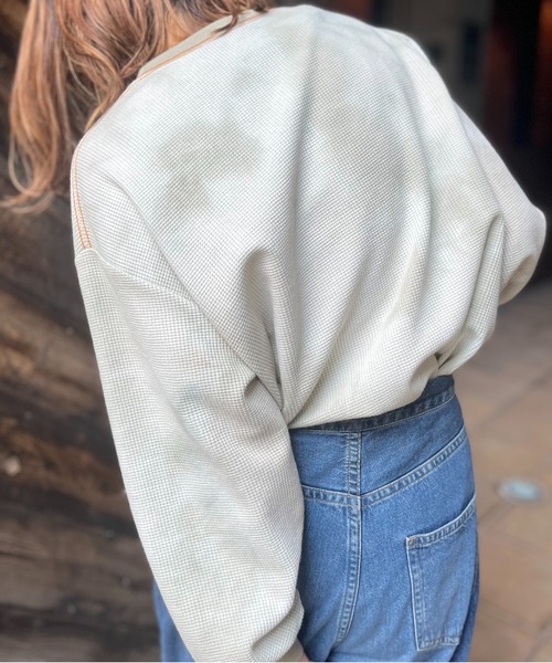 mi via loca（ミヴィアロカ）の「ワッフルタイダイ配色ステッチロンT（Tシャツ/カットソー・レディース・パープル/グリーン/スミクロ/ブラウン/カーキ/ブラウン系その他/カーキ系1/グリーン系その他・FREE）」の11枚目の写真