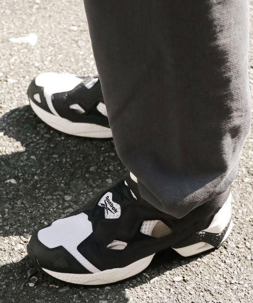 Reebok（リーボック）の「Reebok/リーボック INSTAPUMP FURY 95 ポンプフューリー スニーカー（スニーカー・メンズ・ブラック×ホワイト/ベージュ/ブラック・26.0cm/23.5cm/23.0cm/25.0cm/27.5cm/28.0cm/26.5cm/27.0cm/24.5cm/24.0cm/26cm/28cm/23cm/25cm/27cm/24cm）」の9枚目の写真