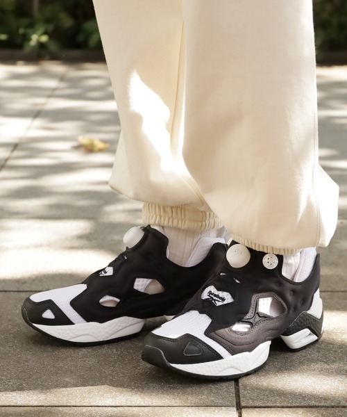 Reebok（リーボック）の「Reebok/リーボック INSTAPUMP FURY 95 ポンプフューリー スニーカー（スニーカー・メンズ・ブラック×ホワイト/ベージュ/ブラック・26.0cm/23.5cm/23.0cm/25.0cm/27.5cm/28.0cm/26.5cm/27.0cm/24.5cm/24.0cm/26cm/28cm/23cm/25cm/27cm/24cm）」の14枚目の写真