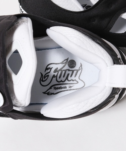 Reebok（リーボック）の「Reebok/リーボック INSTAPUMP FURY 95 ポンプフューリー スニーカー（スニーカー・メンズ・ブラック×ホワイト/ベージュ/ブラック・26.0cm/23.5cm/23.0cm/25.0cm/27.5cm/28.0cm/26.5cm/27.0cm/24.5cm/24.0cm/26cm/28cm/23cm/25cm/27cm/24cm）」の4枚目の写真