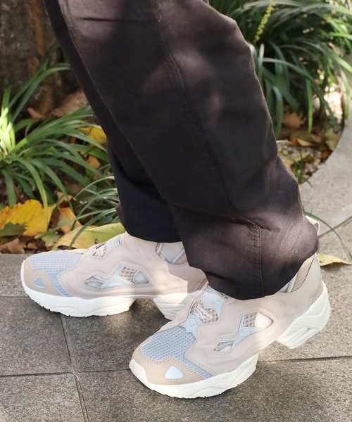 Reebok（リーボック）の「Reebok/リーボック INSTAPUMP FURY 95 ポンプフューリー スニーカー（スニーカー・メンズ・ブラック×ホワイト/ベージュ/ブラック・26.0cm/23.5cm/23.0cm/25.0cm/27.5cm/28.0cm/26.5cm/27.0cm/24.5cm/24.0cm/26cm/28cm/23cm/25cm/27cm/24cm）」の21枚目の写真
