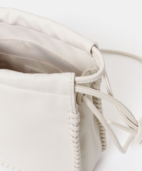 URBAN RESEARCH ROSSO（アーバンリサーチロッソ）の「ステッチデザインポシェット（ショルダーバッグ・レディース・オフホワイト/ラベンダー/ブラック・-）」の17枚目の写真