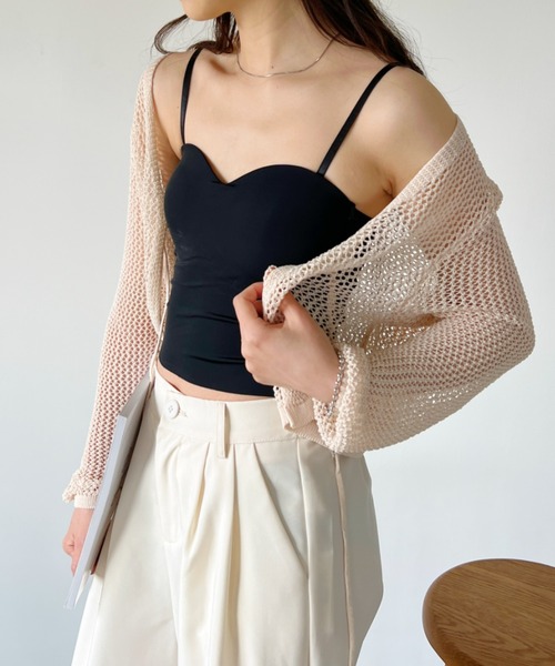 CLEA(クレア)の「カップ付きシームレスキャミトップス(キャミソール・レディース・ホワイト/ブラウン/ブラック/チャコールグレー・FREE)」の10枚目の写真