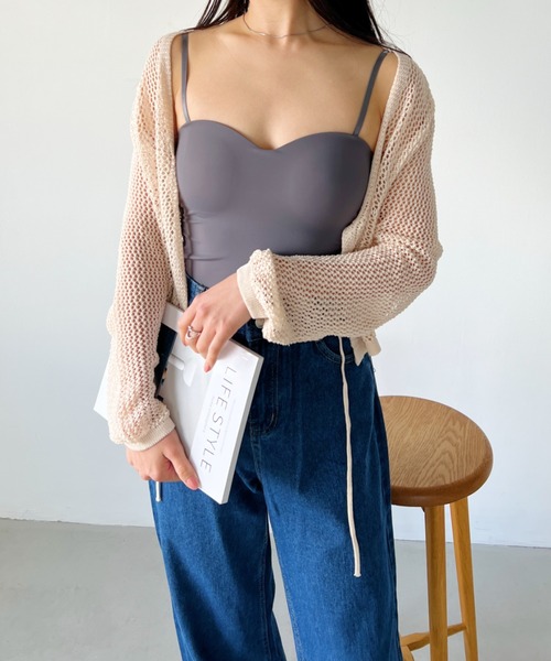 CLEA(クレア)の「カップ付きシームレスキャミトップス(キャミソール・レディース・ホワイト/ブラウン/ブラック/チャコールグレー・FREE)」の15枚目の写真