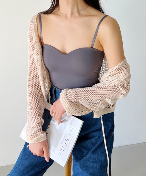 CLEA(クレア)の「カップ付きシームレスキャミトップス(キャミソール・レディース・ホワイト/ブラウン/ブラック/チャコールグレー・FREE)」の14枚目の写真