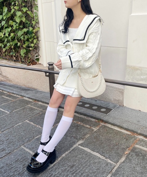 one after another NICE CLAUP（ワンアフターアナザーナイスクラップ）の「大きな襟ニットカーディガン　2023SS（カーディガン/ボレロ・レディース・ブラック/オフホワイト・FREE）」の7枚目の写真