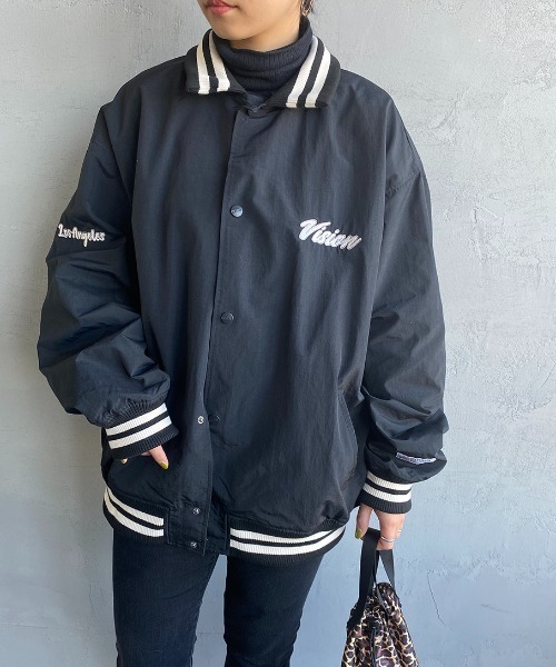VISION STREET WEAR（ヴィジョンストリートウェア）の「【WEB限定】[VISION STREET WEAR/ビジョン ストリート ウェアー] ワッペンデザイン ナイロンコーチスタジャン（スタジャン・レディース・グリーン/ブラック・M/L）」の10枚目の写真