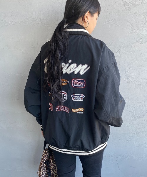 VISION STREET WEAR（ヴィジョンストリートウェア）の「【WEB限定】[VISION STREET WEAR/ビジョン ストリート ウェアー] ワッペンデザイン ナイロンコーチスタジャン（スタジャン・レディース・グリーン/ブラック・M/L）」の12枚目の写真