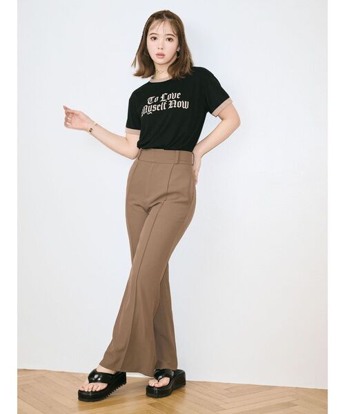CALNAMUR(カルナムール)の「ハイウエストソフトフレアーパンツ(その他パンツ・レディース・ブラウン/ブラック・SMALL/MEDIUM)」の17枚目の写真