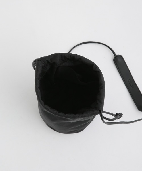 ESLOW(エスロー)の「ESLOW/CYLINDER DRAWSTRING BAG(ショルダーバッグ・レディース・ブラック/オフホワイト・FREE)」の9枚目の写真