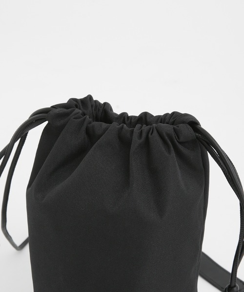 ESLOW(エスロー)の「ESLOW/CYLINDER DRAWSTRING BAG(ショルダーバッグ・レディース・ブラック/オフホワイト・FREE)」の11枚目の写真