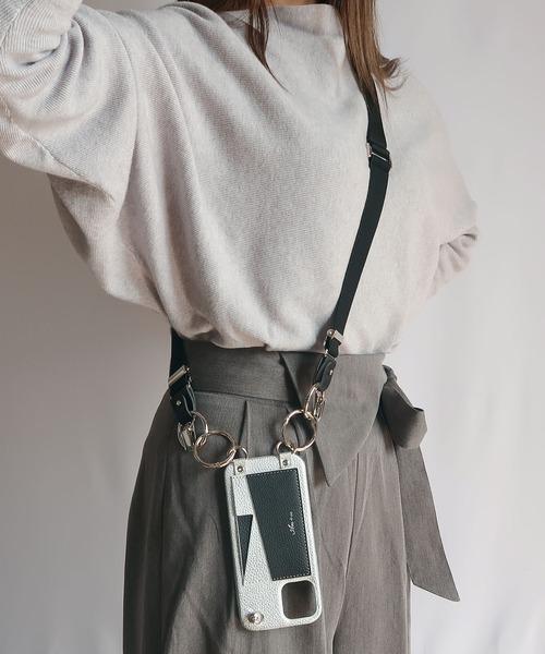 An+u（アンユー）の「マルチウェイ ワンショルサスペンダー / スマホショルダー（サスペンダー・レディース・ブラック/オフホワイト/バーガンディー/ブラウン/カーキ・MEDIUM/SMALL）」の7枚目の写真