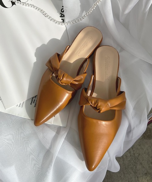 Futier land（フューティアランド）の「ポインテッドフラットミュールパンプス（パンプス・レディース・ブルー/キャメル/イエロー/ブラック・36/40/38/37/39）」の4枚目の写真