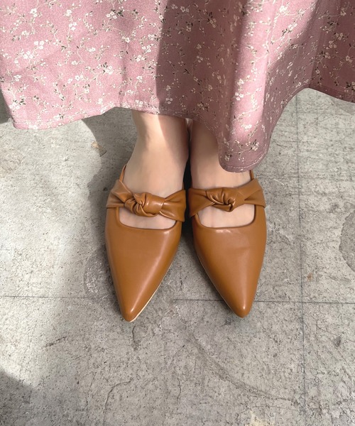 Futier land（フューティアランド）の「ポインテッドフラットミュールパンプス（パンプス・レディース・ブルー/キャメル/イエロー/ブラック・36/40/38/37/39）」の14枚目の写真