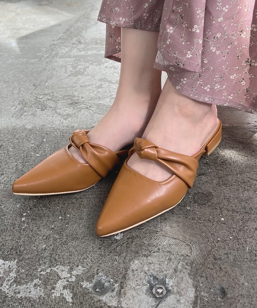 Futier land（フューティアランド）の「ポインテッドフラットミュールパンプス（パンプス・レディース・ブルー/キャメル/イエロー/ブラック・36/40/38/37/39）」の22枚目の写真