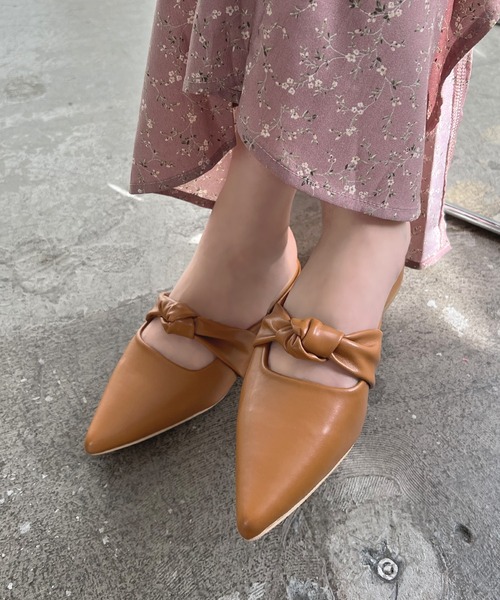 Futier land（フューティアランド）の「ポインテッドフラットミュールパンプス（パンプス・レディース・ブルー/キャメル/イエロー/ブラック・36/40/38/37/39）」の7枚目の写真