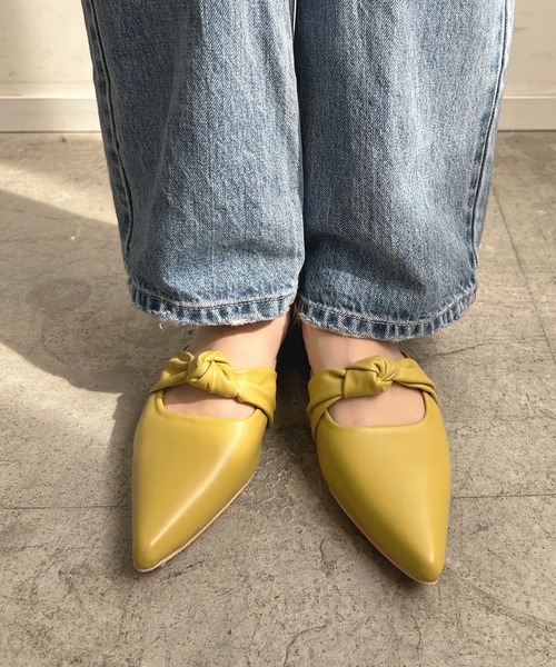 Futier land（フューティアランド）の「ポインテッドフラットミュールパンプス（パンプス・レディース・ブルー/キャメル/イエロー/ブラック・36/40/38/37/39）」の11枚目の写真