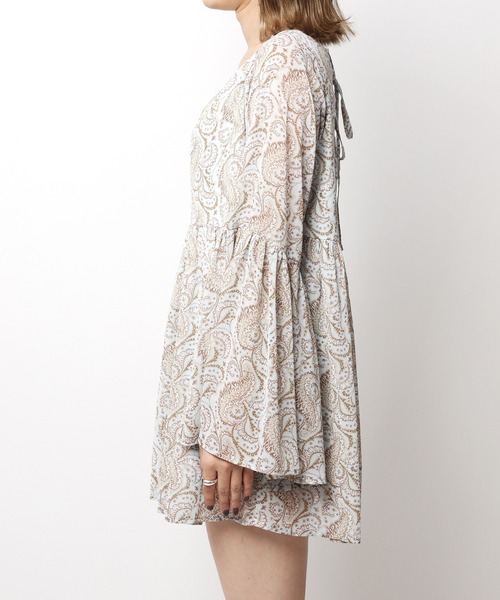 SPIRALGIRL(スパイラルガール)の「ペイズリー柄ラメストライプフレアブラウス(シャツ/ブラウス・レディース・ホワイト系/ブルー系・FREE)」の17枚目の写真