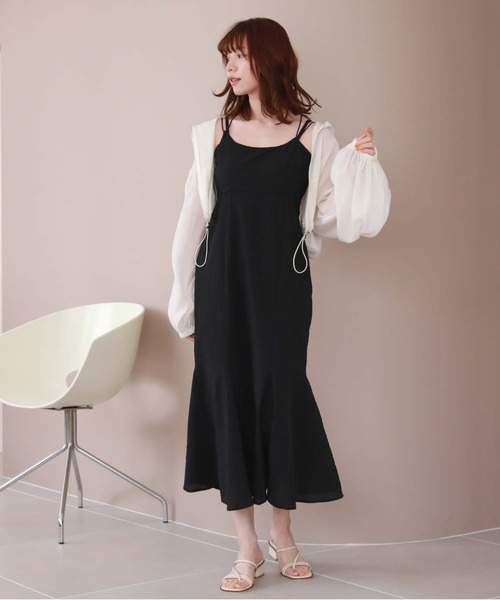 archives(アルシーヴ)の「サッカーバックシャンキャミワンピース(ワンピース・レディース・ブラック/アイボリー/ブルー・MEDIUM)」の1枚目の写真