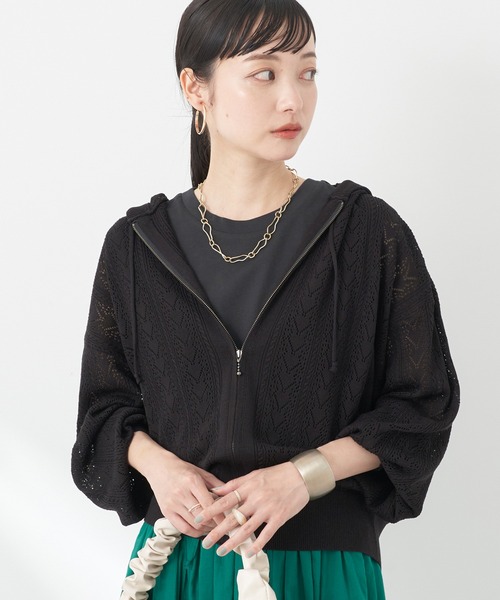 earth music&ecology（アースミュージックアンドエコロジー）の「透かし編みニットパーカー（カーディガン/ボレロ・レディース・グリーン/ブラック/ライトベージュ/オフホワイト・FREE）」の2枚目の写真