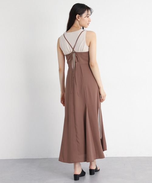 mysty woman（ミスティウーマン）の「カットアウトキャミワンピース2PSET　907585（ワンピース・レディース・ブラック/ブラウン/グレイッシュベージュ・FREE）」の18枚目の写真