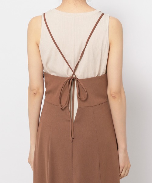 mysty woman（ミスティウーマン）の「カットアウトキャミワンピース2PSET　907585（ワンピース・レディース・ブラック/ブラウン/グレイッシュベージュ・FREE）」の14枚目の写真