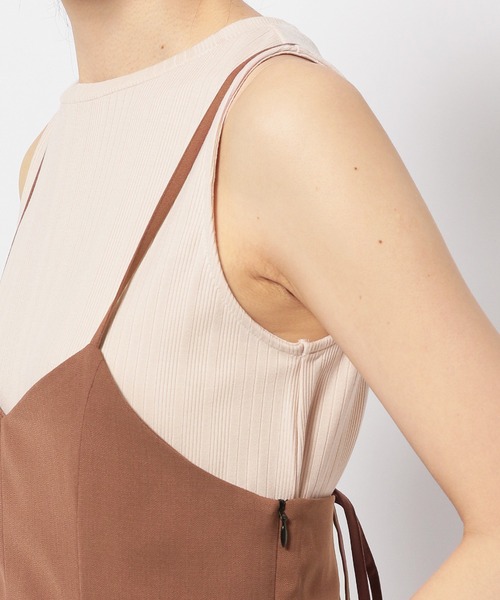 mysty woman（ミスティウーマン）の「カットアウトキャミワンピース2PSET　907585（ワンピース・レディース・ブラック/ブラウン/グレイッシュベージュ・FREE）」の10枚目の写真